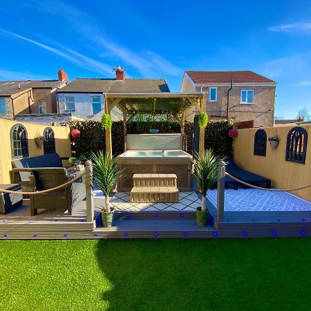 New…The Hottub House Blackpool Pleasure Beach Exterior photo