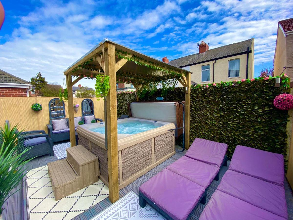 New…The Hottub House Blackpool Pleasure Beach Exterior photo